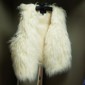 American  eagle outfitters cream shaggy vest